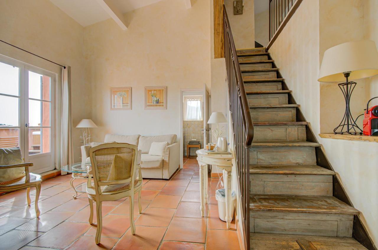 Omma Hotel Roussillon  Exterior photo