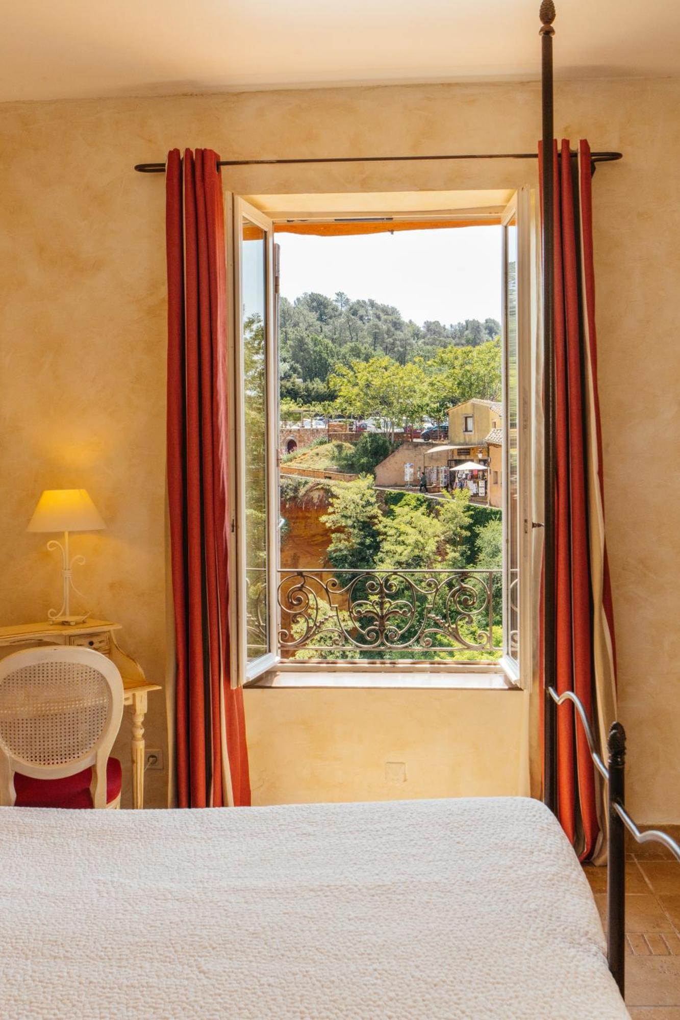 Omma Hotel Roussillon  Exterior photo