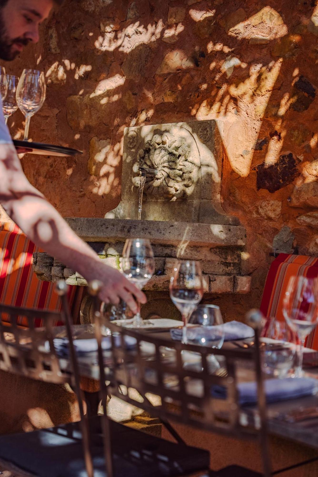 Omma Hotel Roussillon  Exterior photo