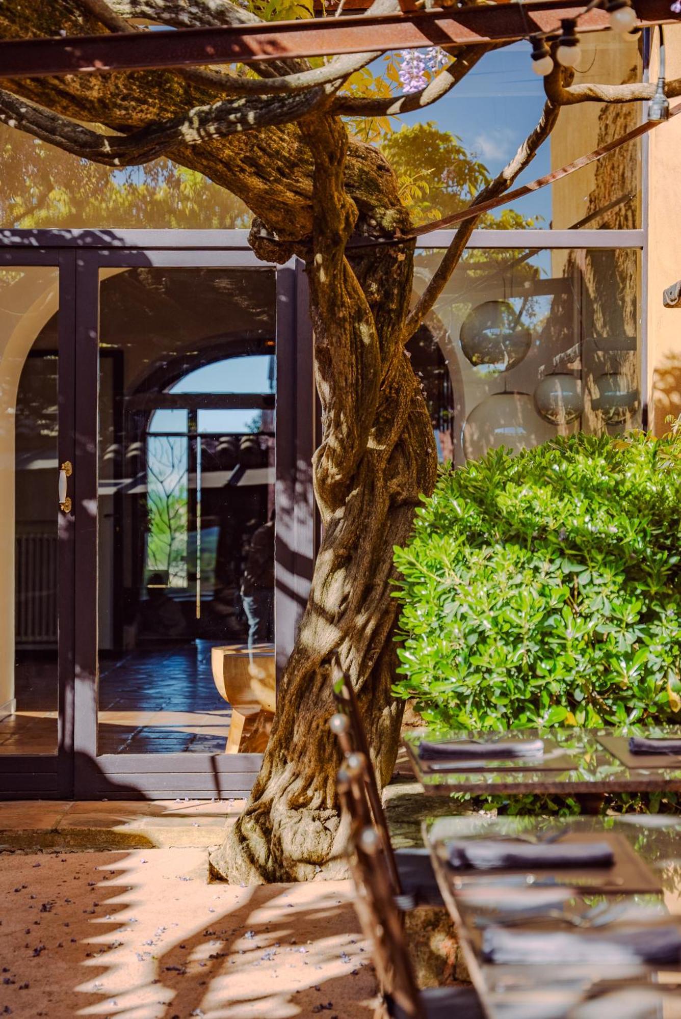 Omma Hotel Roussillon  Exterior photo